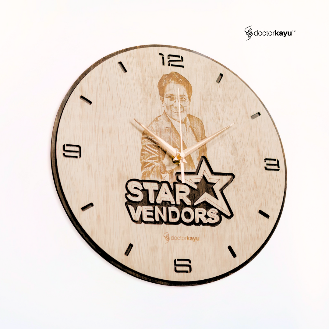 Potrait Wall Clock 30cm x 30cm by doctorkayu (Copy)