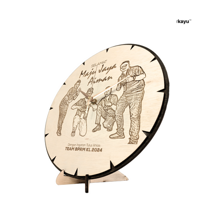 Potrait Wall Clock 30cm x 30cm by doctorkayu (Copy)