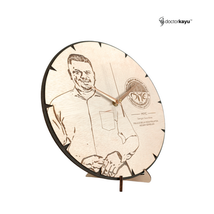 Potrait Wall Clock 30cm x 30cm by doctorkayu (Copy)