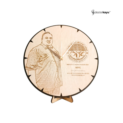 Potrait Wall Clock 30cm x 30cm by doctorkayu (Copy)