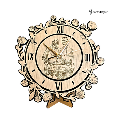 Potrait Wall Clock 30cm x 30cm by doctorkayu (Copy)